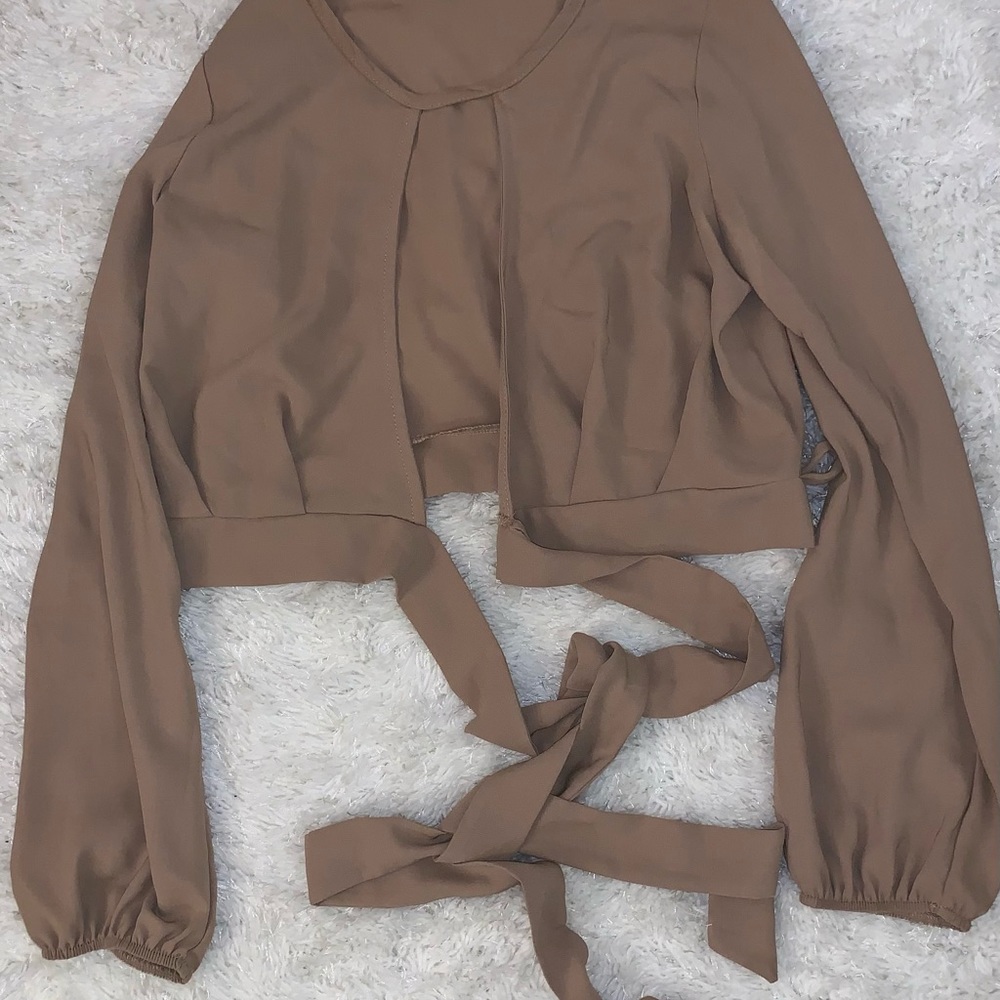 2️⃣Times🥳🎉🎊HOST PICK🤩🎉Fashion Nova top pre loved like new‼️